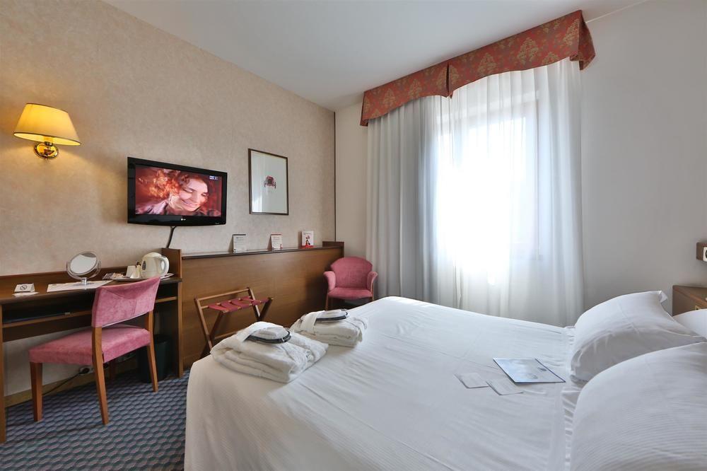Western Cristallo Hotel 3*